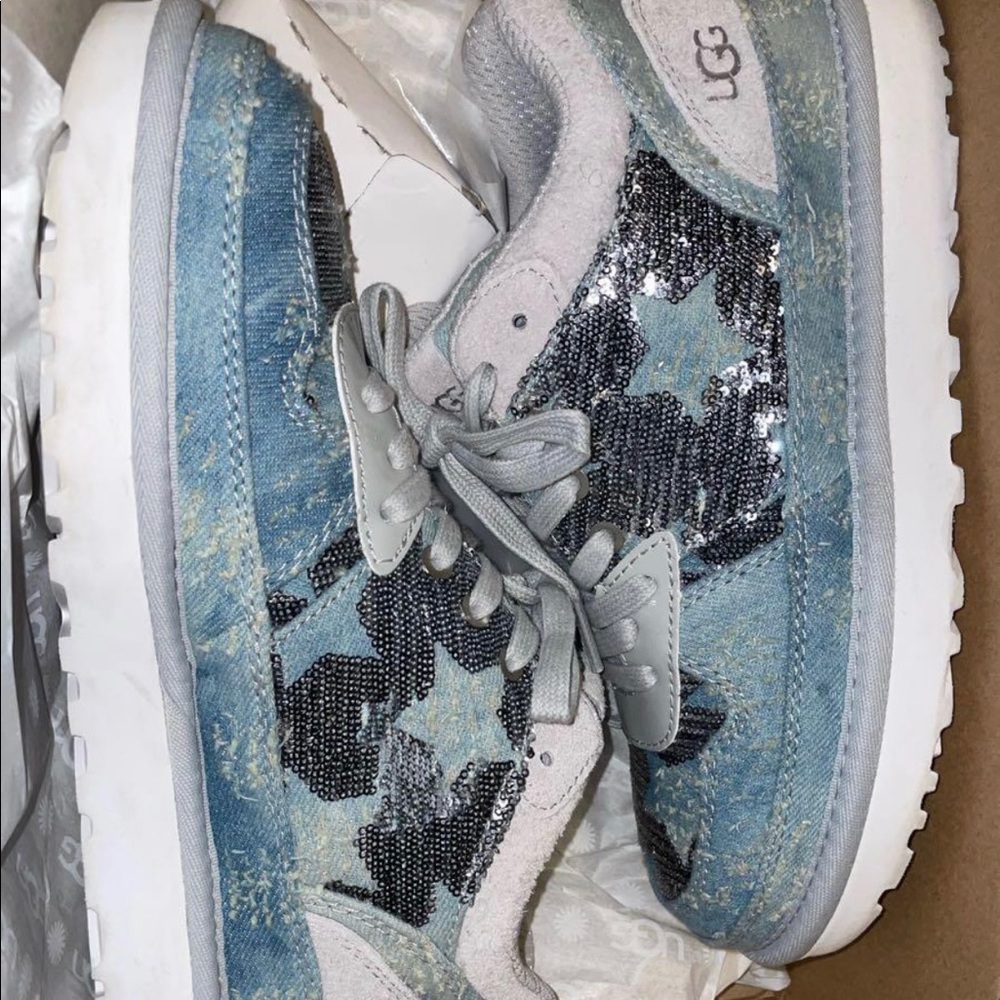 Ugg Women Sneaker Size 8